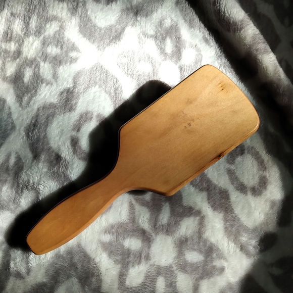 NWOT Wood handle paddle hair brush comb - Picture 2 of 3